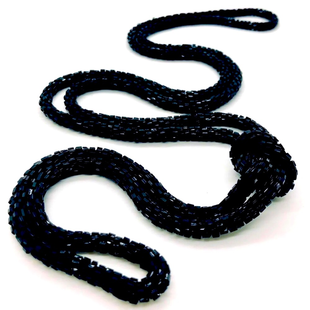 Beautiful vintage black rope necklace 🖤